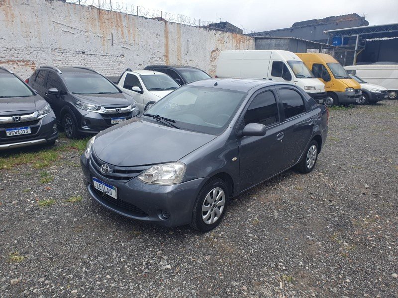 TOYOTA ETIOS SD XS 2012 - FUNC.