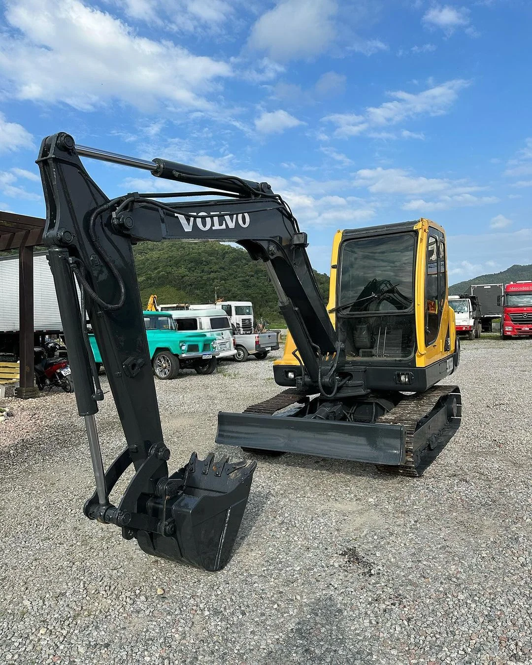 MINI ESCAVADEIRA VOLVO 5.5 T 2011 - FUNC.