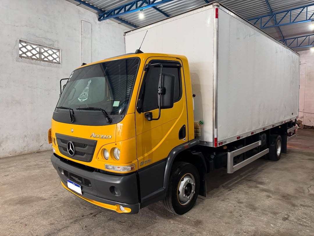 MB ACCELO 815 2021 - FUNC.