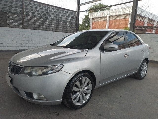 Kia Cerato SX3 1.6, Sedan Automático, Ano/Modelo 2011/2012 – Funcionando